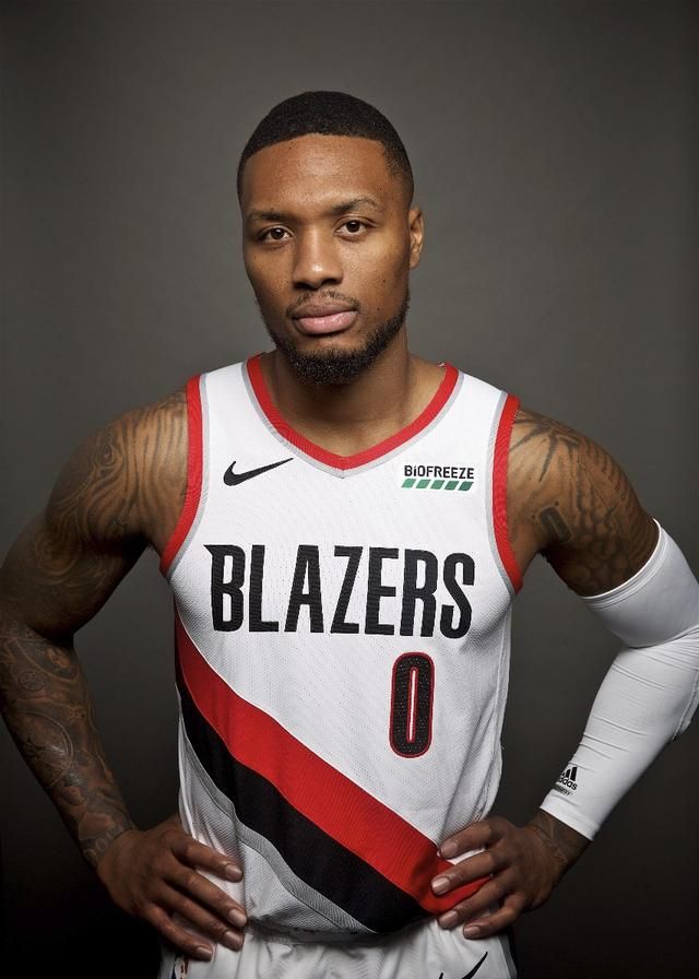 波特兰开拓者训练开放日;关键时刻防线松动引欢呼;英超在即;赛季目标并未改变(波特兰开拓者vs亚特兰大老鹰) 波特兰开拓者训练开放日;关键时刻防线松动引欢呼;英超在即;赛季目标并未改变(波特兰开拓者vs亚特兰大老鹰)