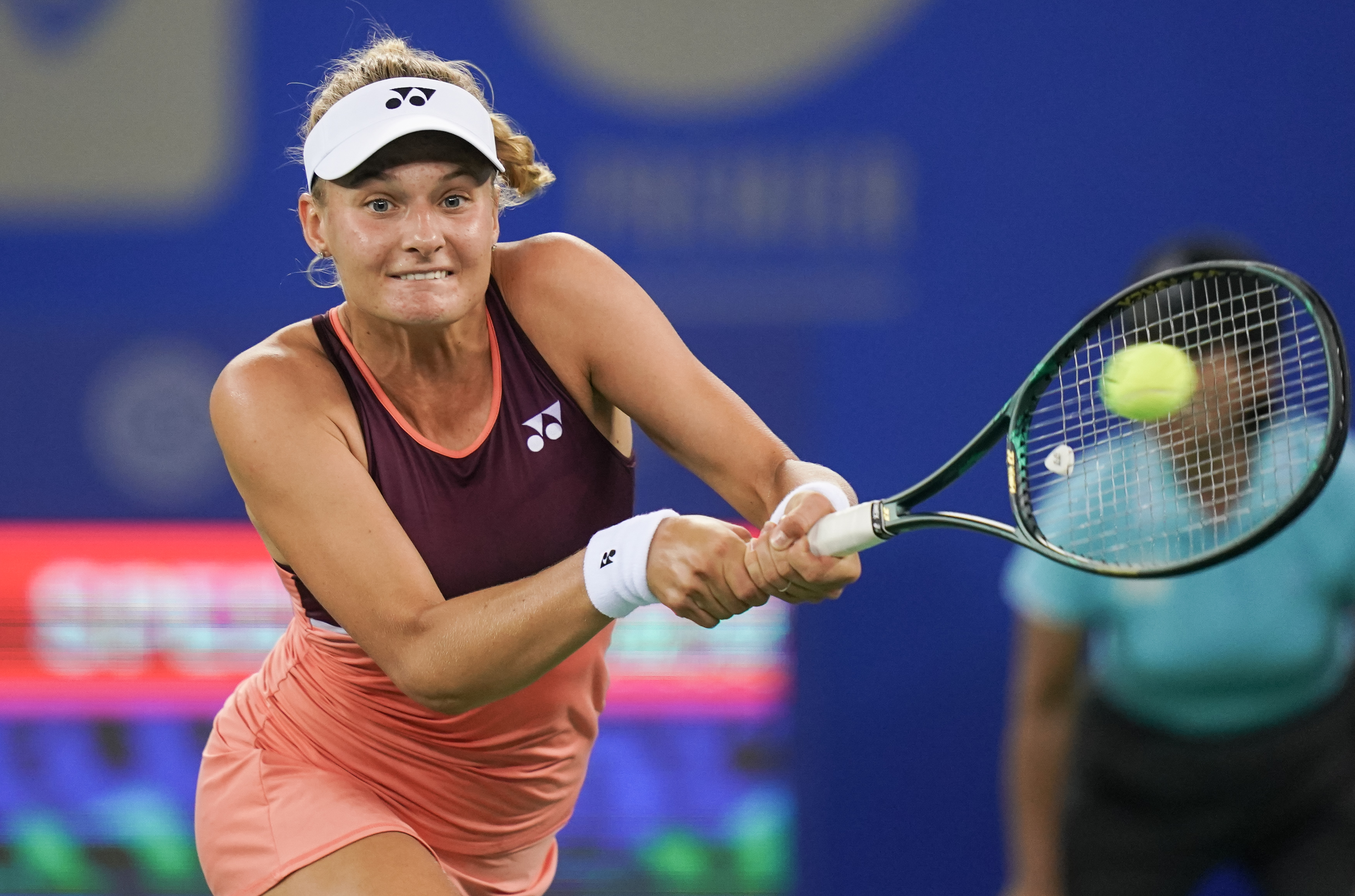 爱游戏-关于科维托娃回归赛场，战术调整首场状态亮眼，美国队观众沸腾！的信息