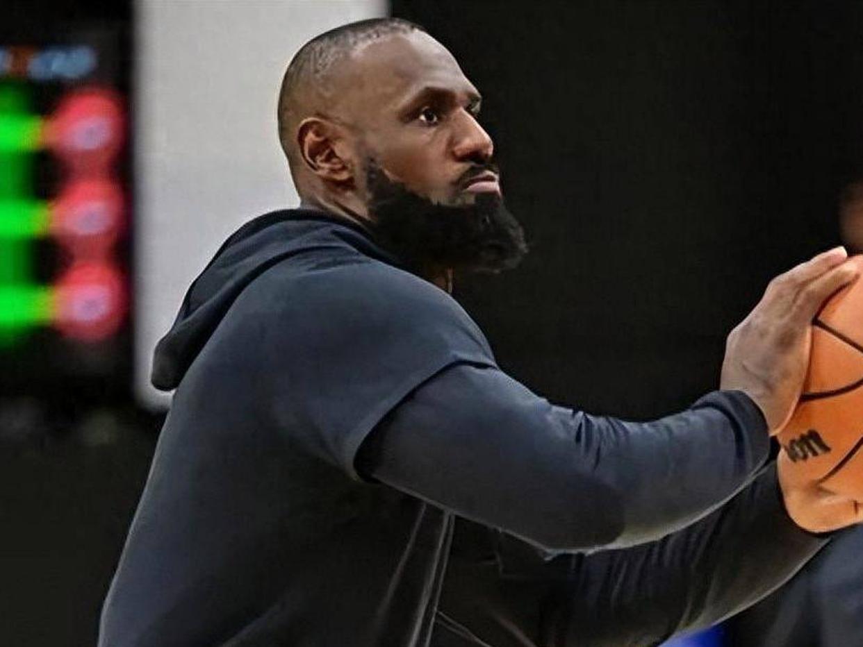 詹姆斯在快船比赛中回归赛场，高光表现引发热议！的简单介绍